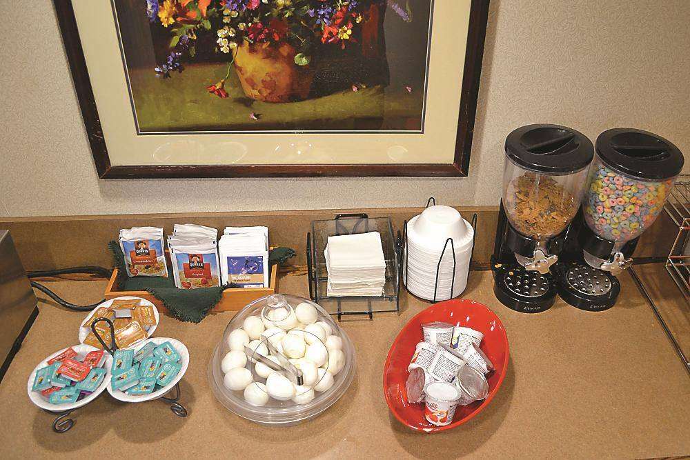 Days Inn by Wyndham Pleasant Prairie Kenosha - photo 40