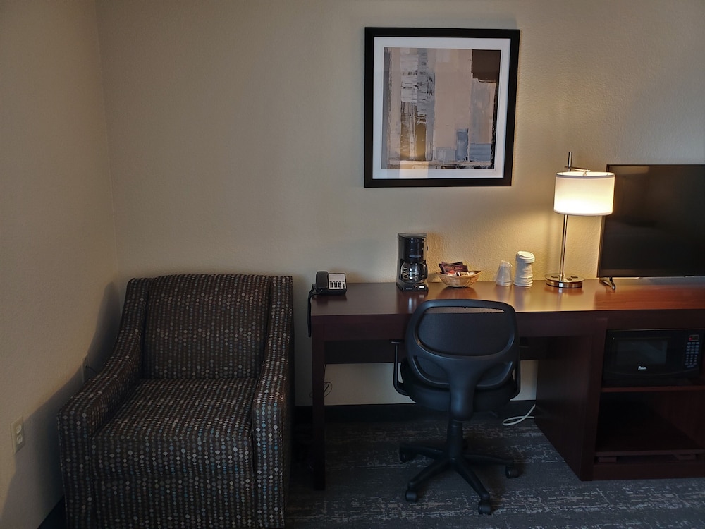 Cobblestone Suites Oshkosh - photo 8