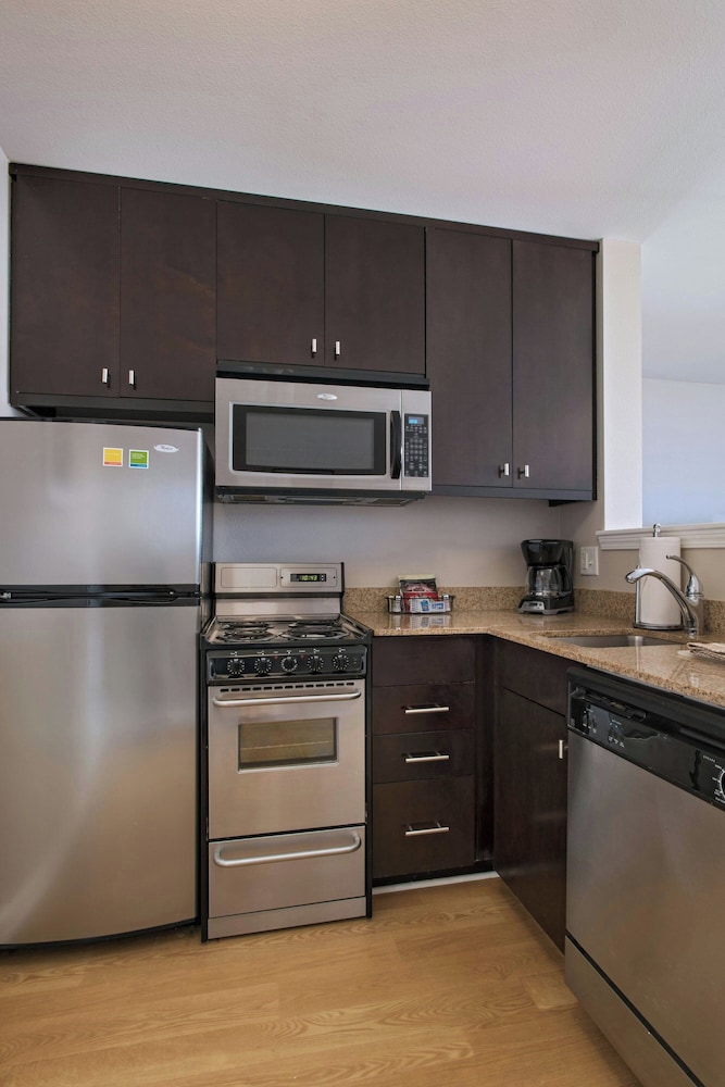 TownePlace Suites Fayetteville Cross Creek - photo 11