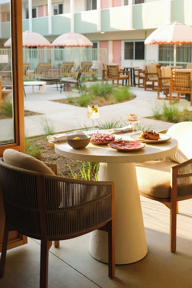 City Center Hotel by Kasa - photo 23