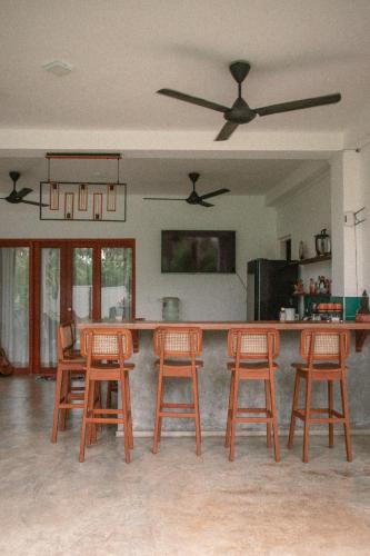 Kooks Paradise in Unknown City, Sri Lanka