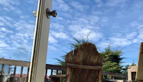 Sunset Balcony King Bed Firepit Beach Access Pet Friendly — hotel in Ocean Park