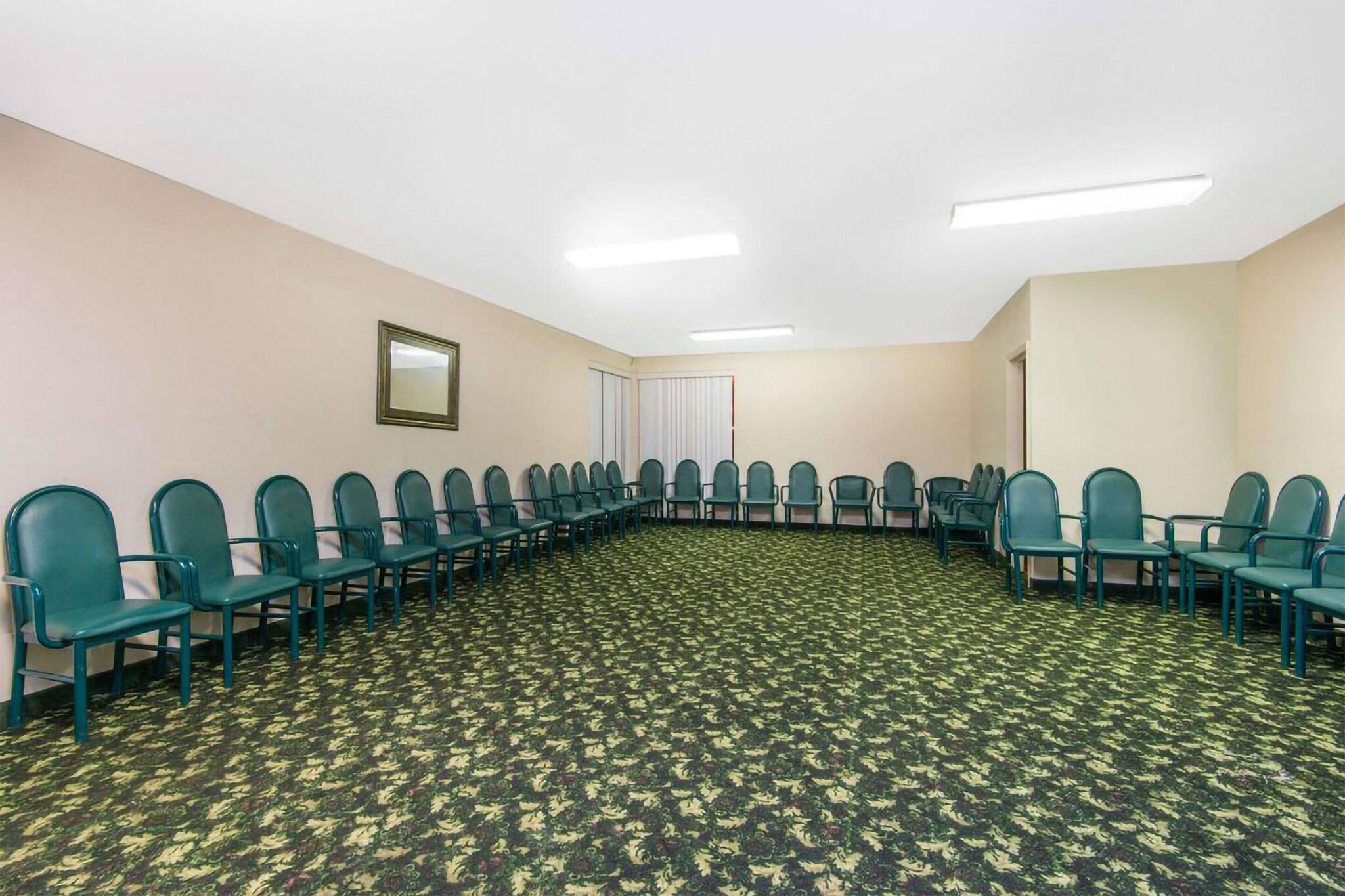 Days Inn and Suites by Wyndham Wichita East - photo 12
