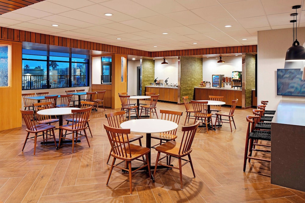 Fairfield by Marriott Inn & Suites Indio Coachella Valley - photo 21