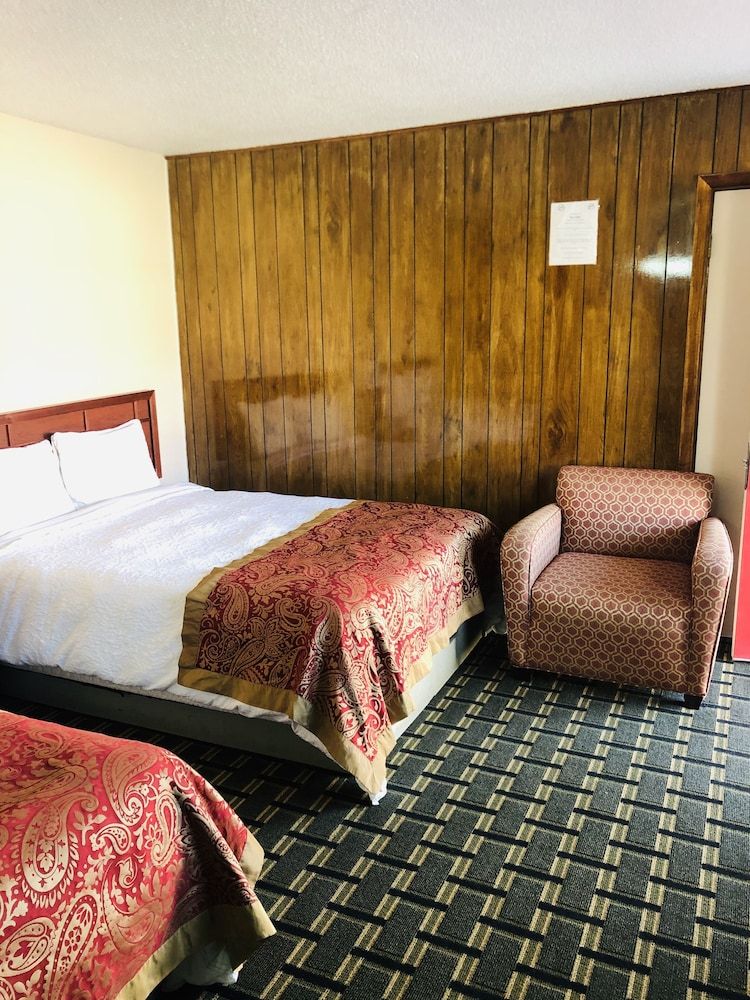 Big 12 Motel Broken Bow NE - photo 14
