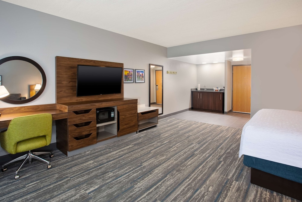 Hampton Inn & Suites Tampa East - photo 12