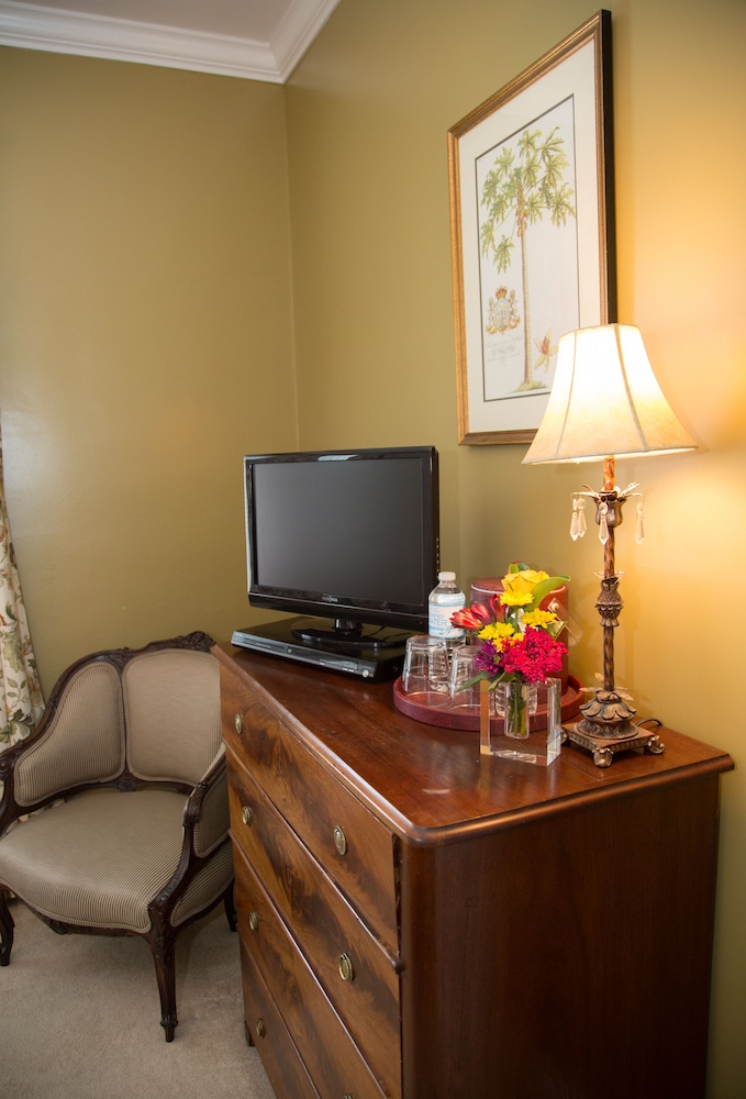 Almondy Inn - photo 88