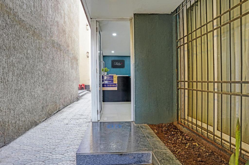 SilverKey Executive Stays 61106 Bhumi World in Bhayandar, India