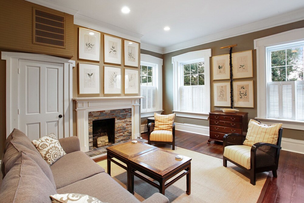 Jones Street Penthouse Unit #3 1 Br Apts — 4-Star Luxury Hotel in Savannah, United States