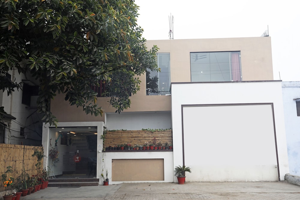 OYO 10535 Hotel Alpine in Bareilly, India