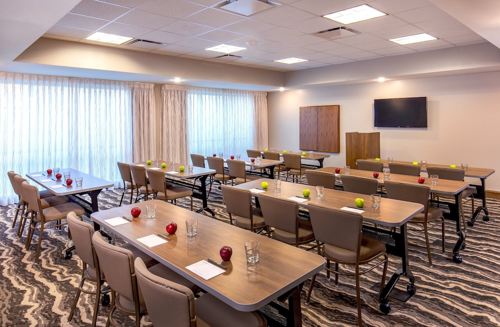 Staybridge Suites Charlottesville Airport by IHG - photo 37