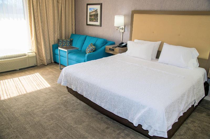 Hampton Inn Lewisburg - photo 26