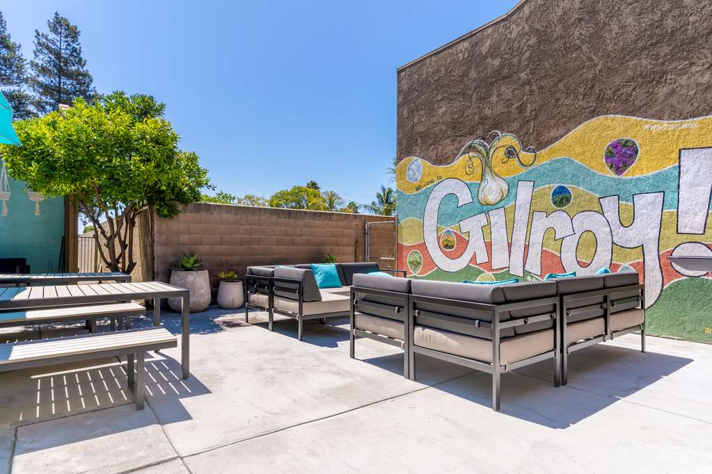 Best Western Plus Forest Park Inn - photo 3