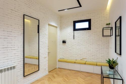 Super Cozy Stylish Apartment For 4 In Tbilisi