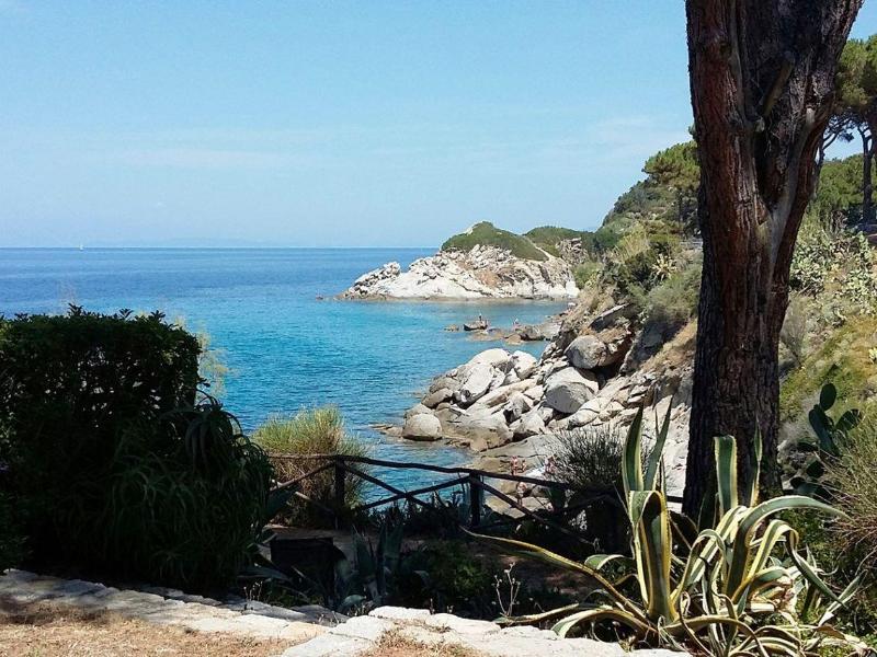 Hotel Cernia Isola Botanica in Marciana, Italy