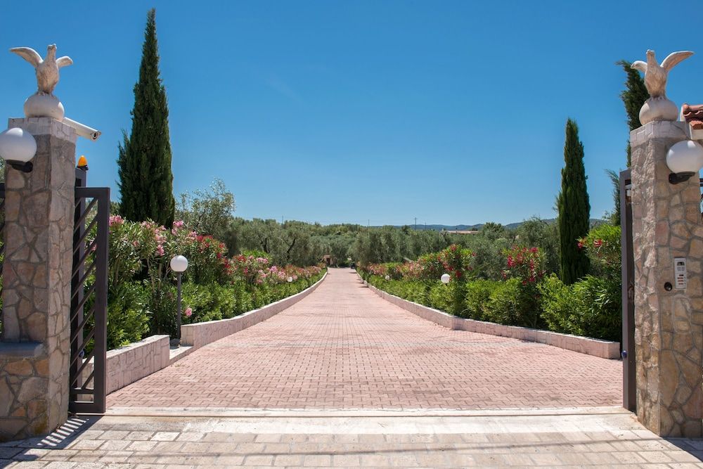 Villa Fenice Bed and Breakfast — 4-Star Luxury Hotel in Vieste, Italy