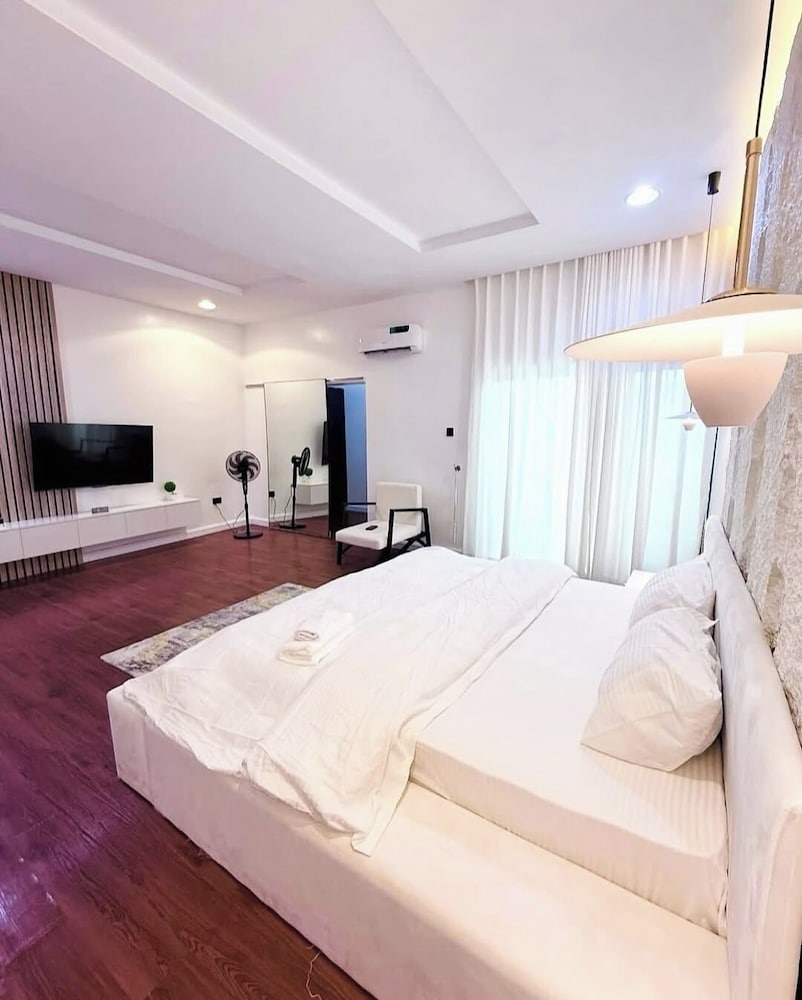 Devon's Villa and Apartment — 4-Star Luxury Hotel in Abuja, Nigeria