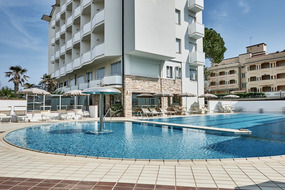 Rouge Hotel International - carbon neutral hotel in Cervia