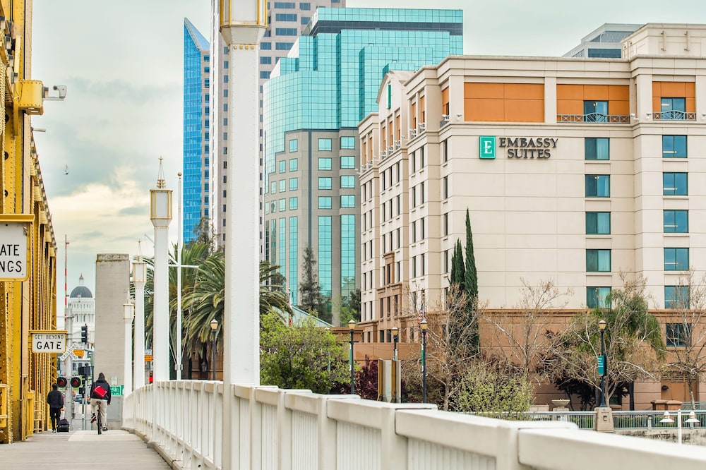 Embassy Suites by Hilton Sacramento Riverfront Promenade - photo 60