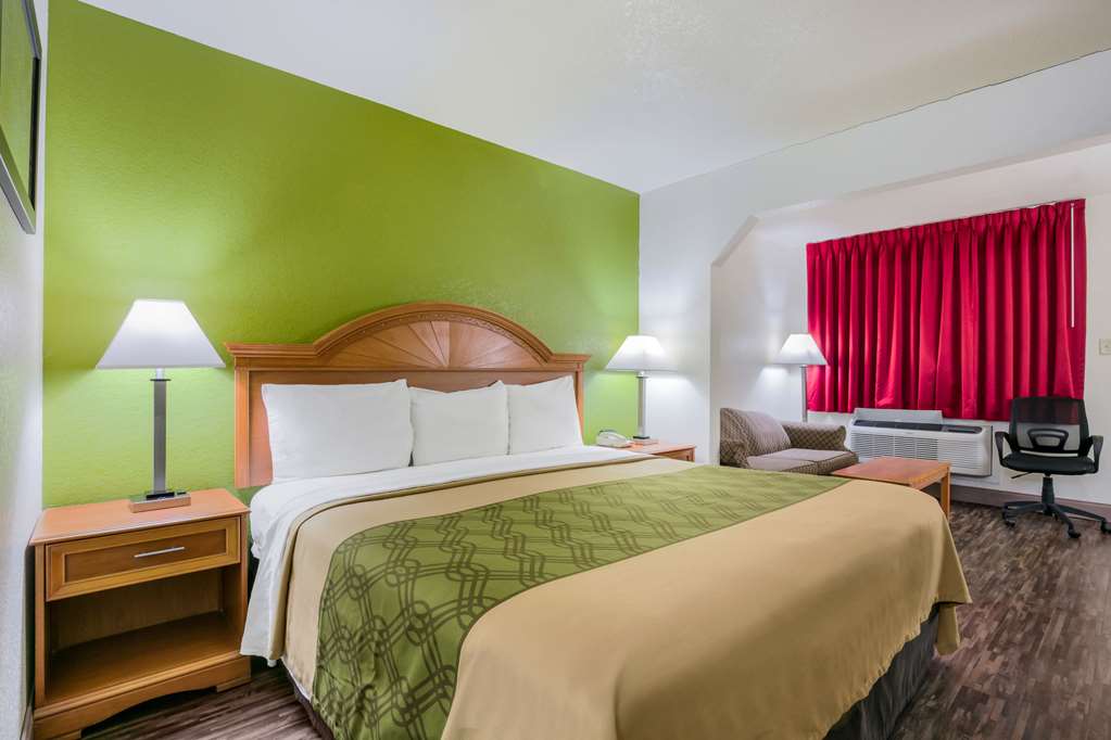 Econo Lodge & Suites Brinkley - photo 26