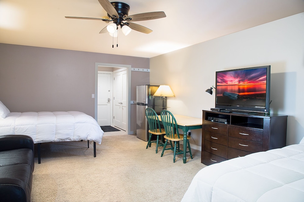Victorian Inn Elkhart Lake Wisconsin - photo 26