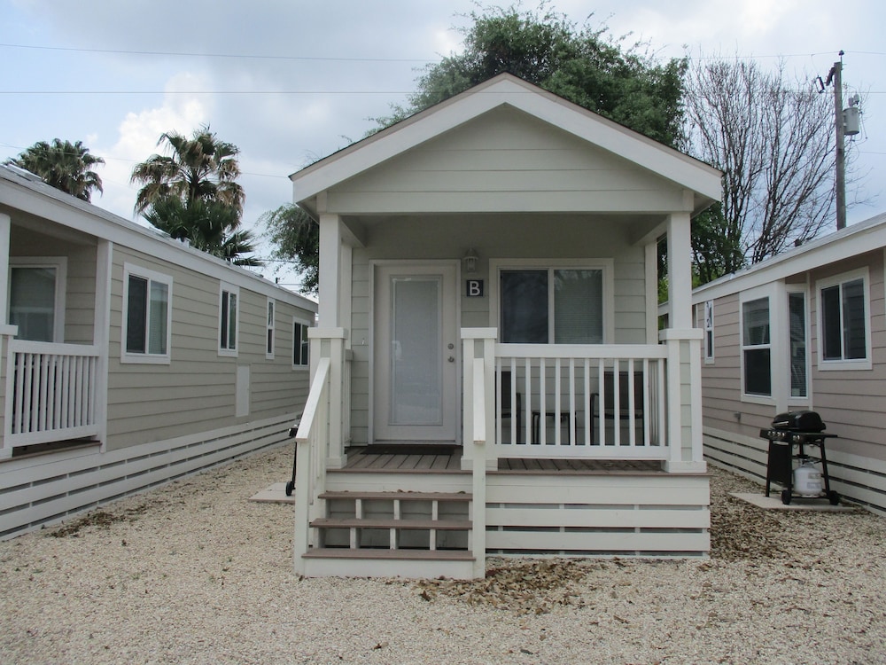 Travelers World RV Resort - photo 6