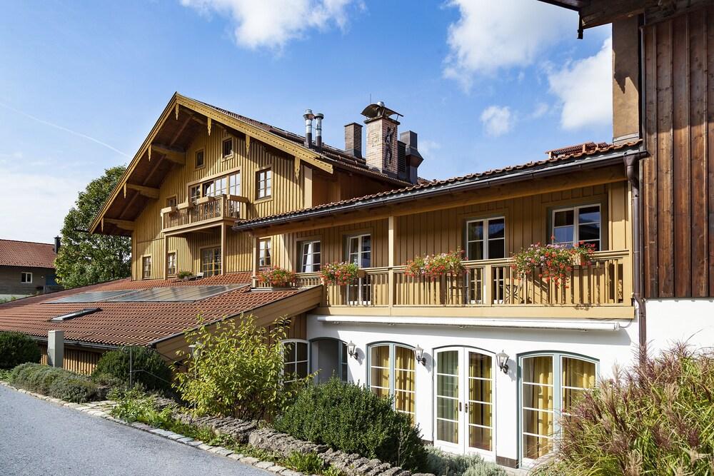 Landgasthof Karner - carbon neutral hotel in Frasdorf