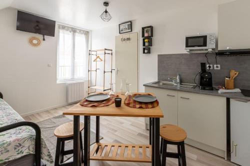 Confortable Studio Tout Confort in Saint-Quentin, France