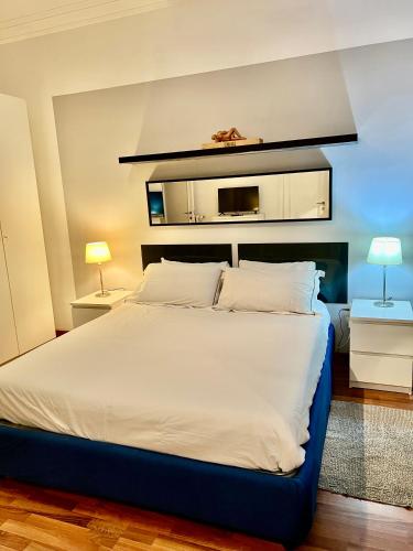 2 Bedroom Flat at just 4 tube stops from Coliseum — 4-Star Luxury Hotel in Rome, Italy