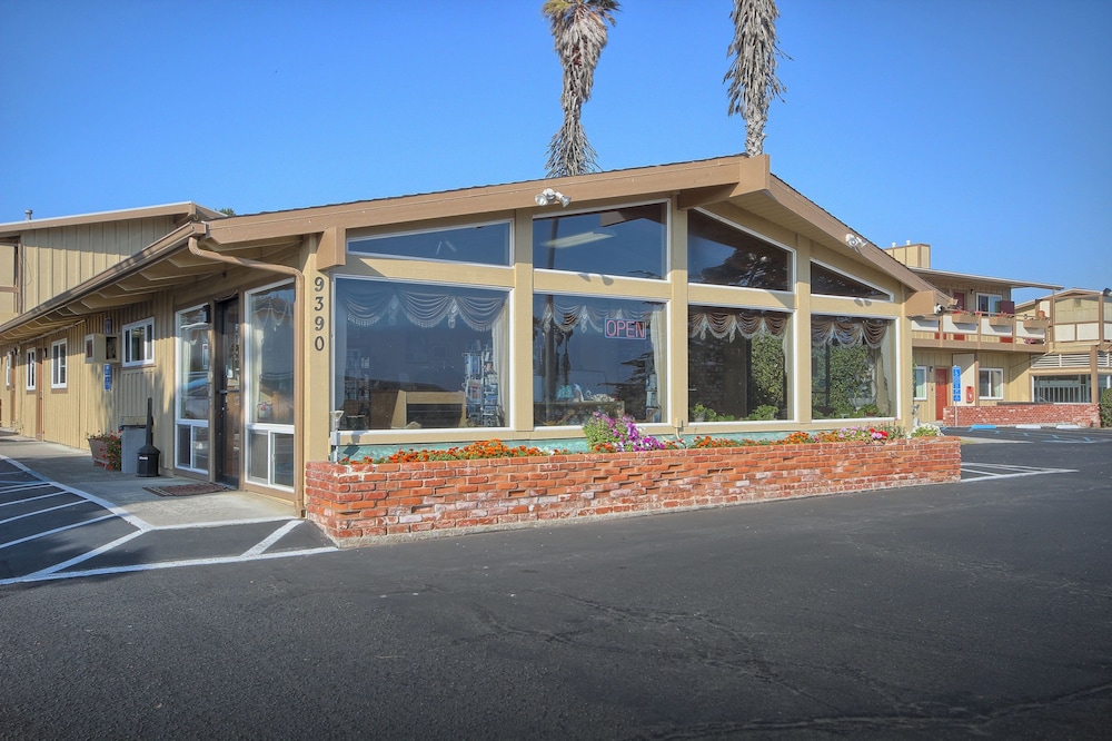 Silver Surf Motel - photo 95