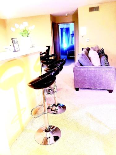 Easy Access 2beds 1bt luxury kingbed with pool sleeps 4 — 4-Star Luxury Hotel in Norcross, United States