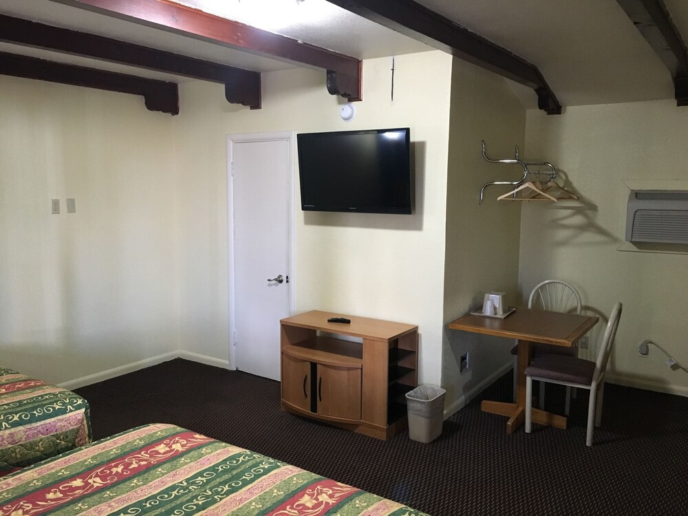 Blarney Inn - photo 13