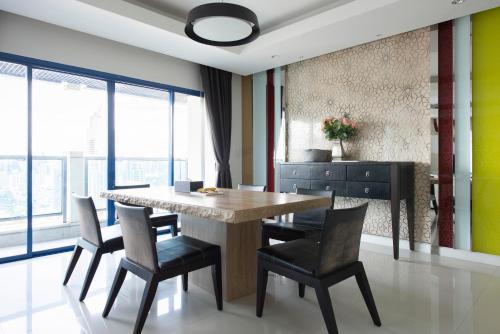 M Estate 2BR Private Residence 300m to BTS Chit Lom