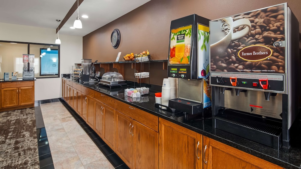 Best Western Plus Wakeeney Inn & Suites - photo 12