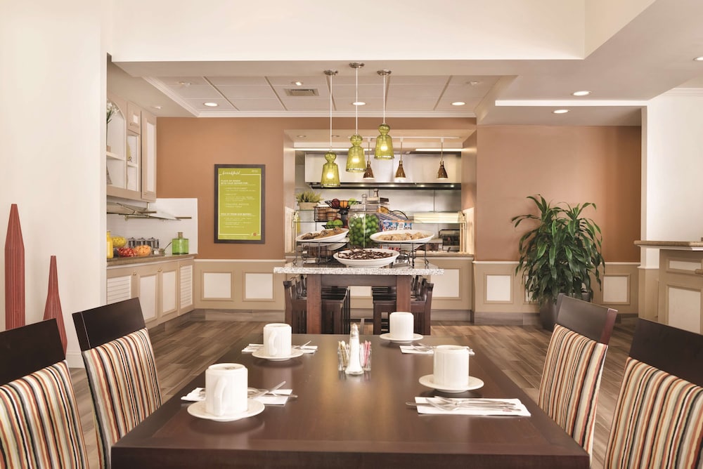 Hilton Garden Inn Akron Canton Airport - photo 21