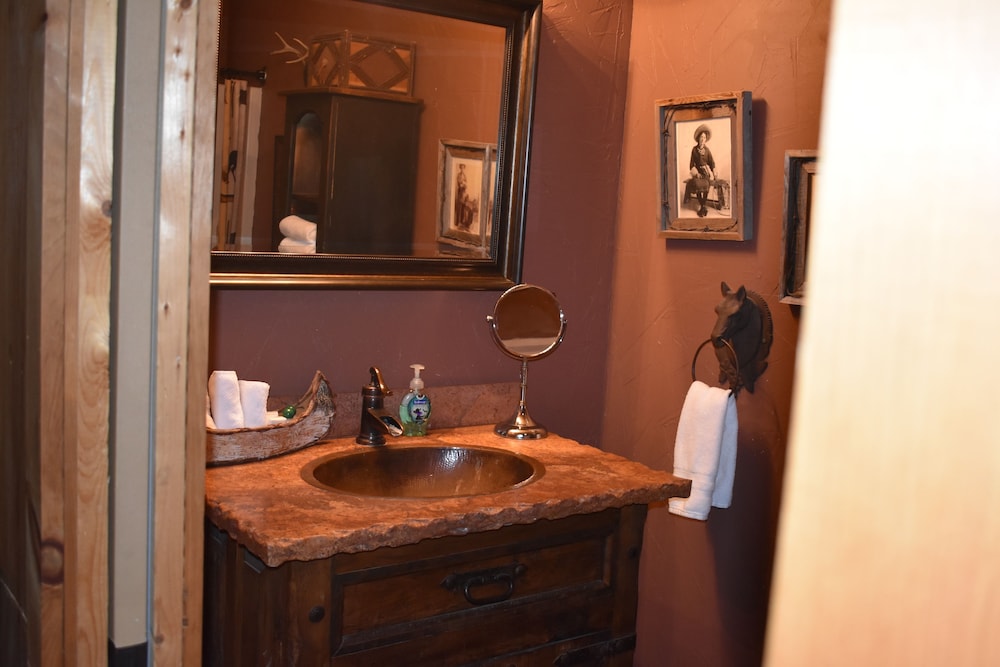 Bear Creek Lodge Cabin Resort - photo 14