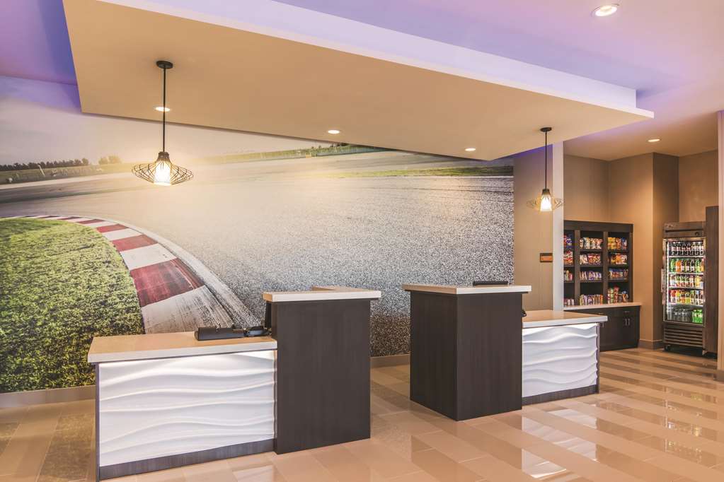 La Quinta Inn & Suites by Wyndham Atlanta South McDonough - photo 3