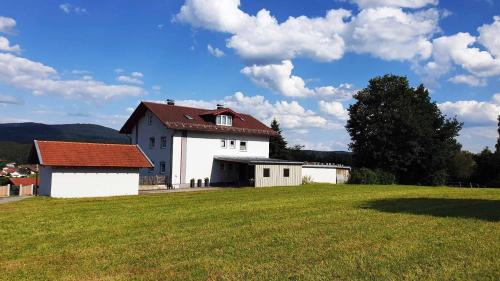 Urlaub am Sonnenhügl — 5-Star Luxury Hotel in Rinchnach, Germany