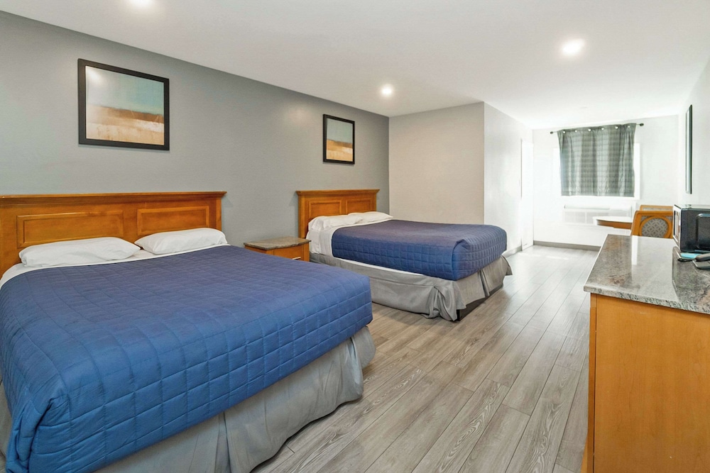 Days Inn by Wyndham Moosic - photo 13