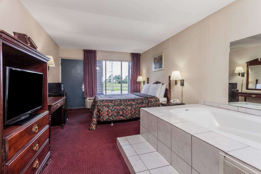 Days Inn by Wyndham Seymour - photo 14