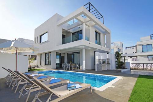 Villa Queen Eleanor — 4-Star Luxury Hotel in Protaras, Cyprus