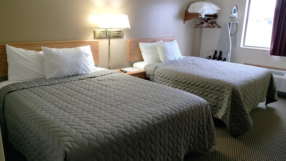 Magnuson Hotel Ironwood - photo 10