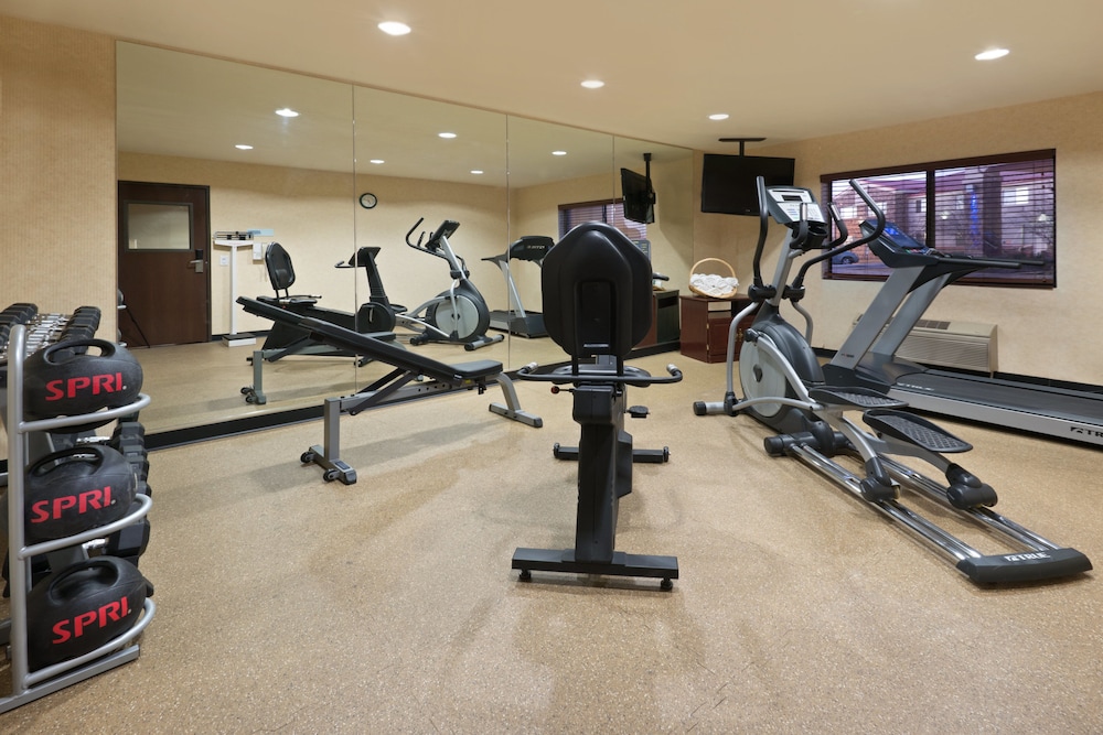 Holiday Inn Express Show Low by IHG - photo 23