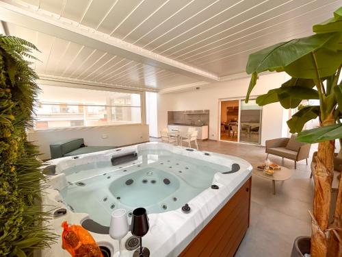 Lolla's home — 4-Star Luxury Hotel in Monopoli, Italy