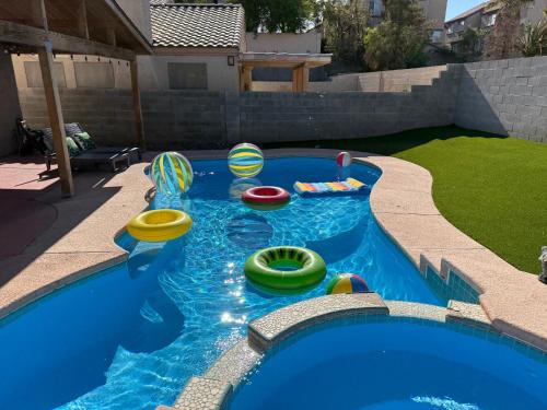 Newly Remodeled Pool Villa 3BD 3BA By Summerlin