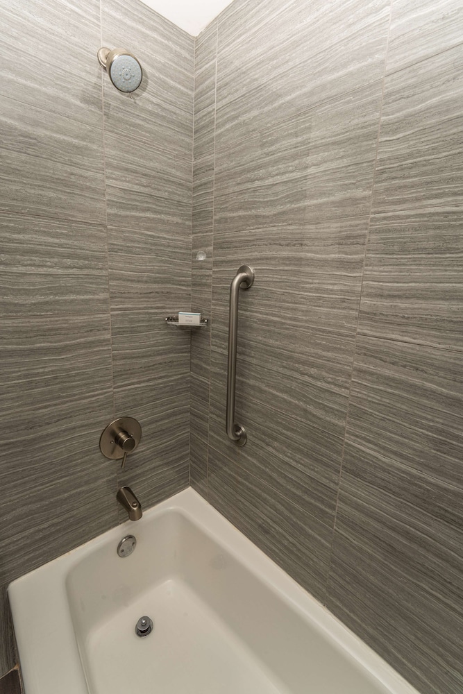 Hampton Inn San Francisco Downtown Convention Center - photo 75