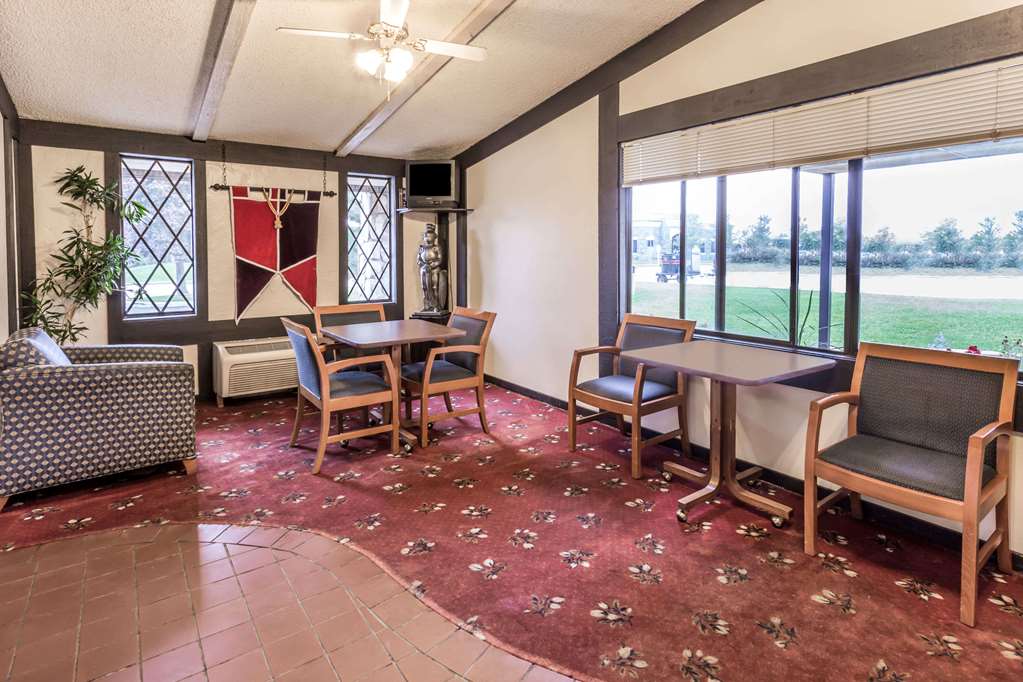 Knights Inn Racine - photo 2