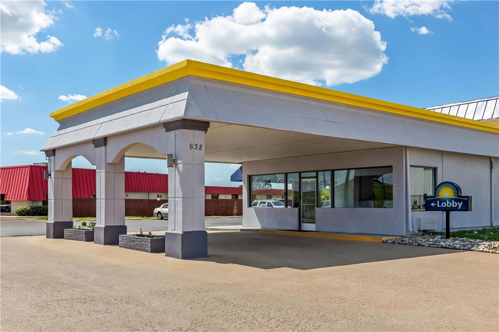 Days Inn by Wyndham Salina South - photo 6