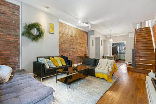 Pristine Townhouse With Rooftop Deck Near Canton — 4-Star Luxury Hotel in Baltimore, United States