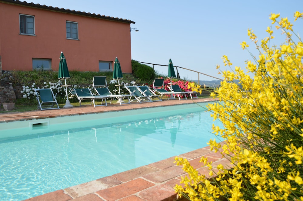 Podere Benintendi — 4-Star Luxury Hotel in Certaldo, Italy